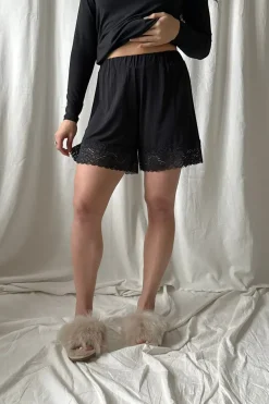 Bamboo Lace shortsit, musta
