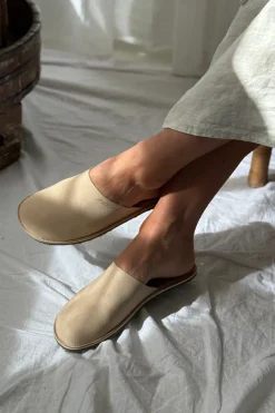 BYPIAS Palma pistokkaat, nude