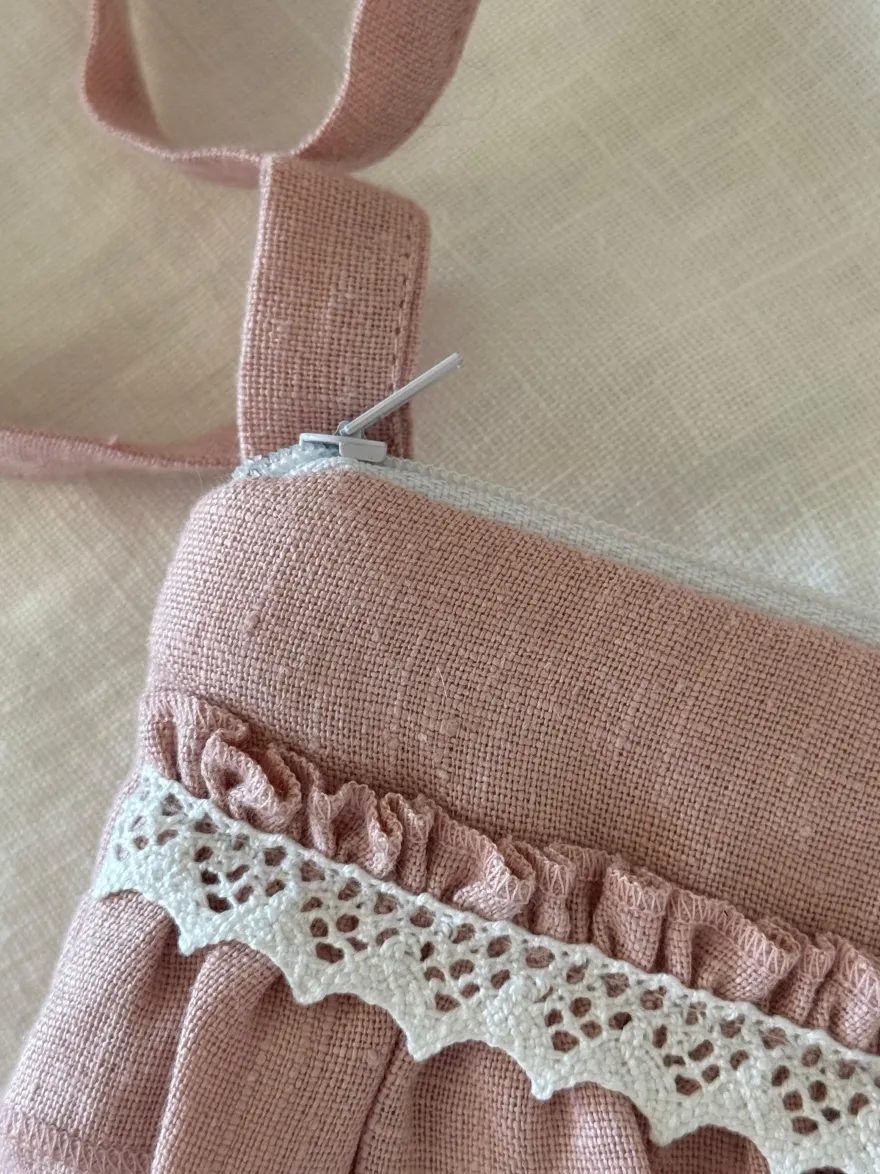 Bypias puhelinlaukku, sorbet pink + valkoinen pitsi