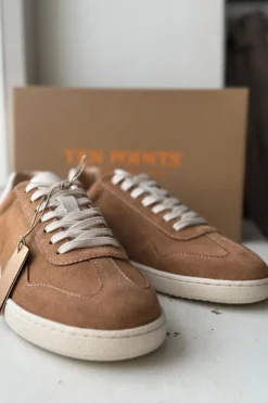 Edit sneakerit, sand