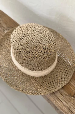 Favignana hattu, dark natural