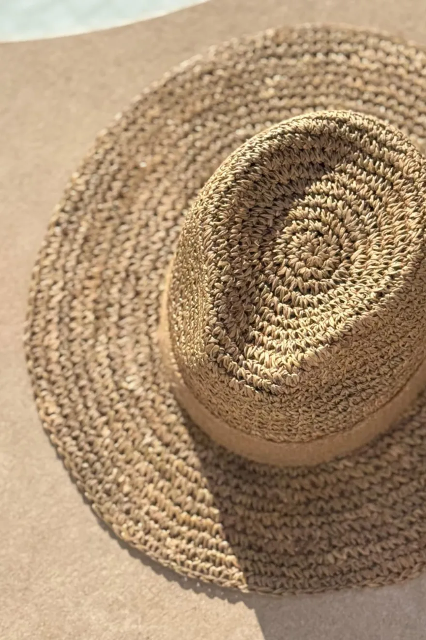 Fedora straw hattu