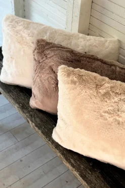 Fluffy suorakulmio karvatyyny, beige