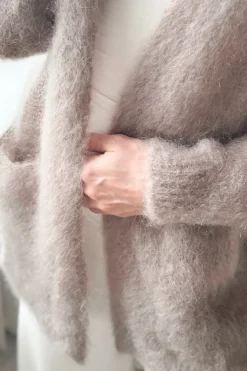 Gentleness mohairneuletakki, taupe