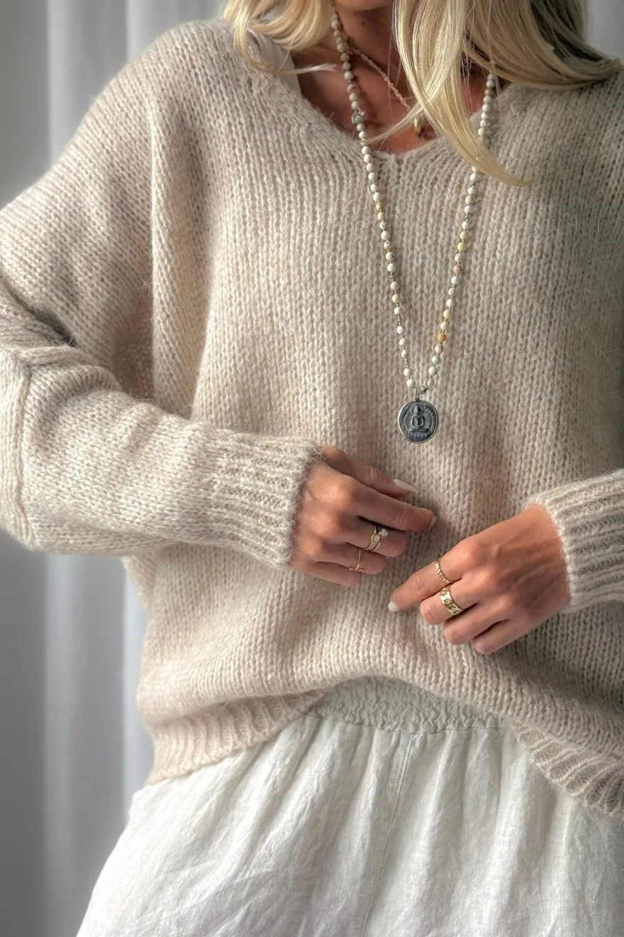 Honey v-aukkoinen alpakkasekoiteneule, beige
