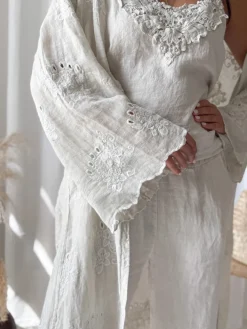 Lilias brodeerattu pellavakimono, hiekka