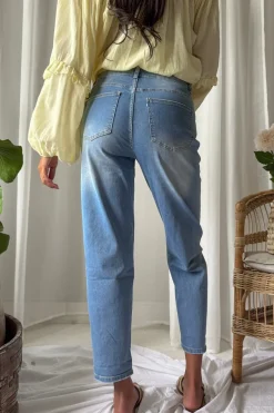 Loose jeans