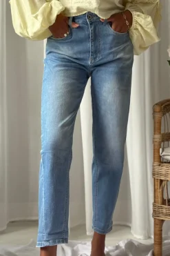 Loose jeans