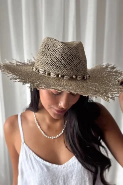 Raffia lierihattu, shell