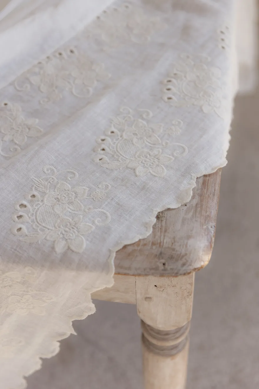 Shabby pellavapöytäliina, antique white