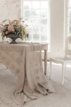 Vintage pellavapöytäliina, cashmere