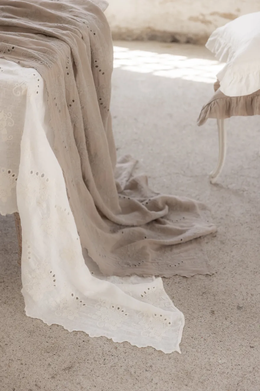 Vintage pellavapöytäliina, cashmere