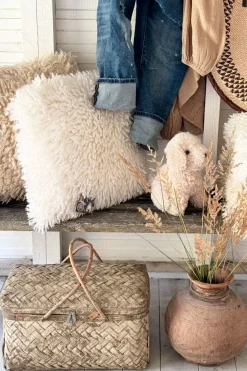 Wooly tyyny, ivory