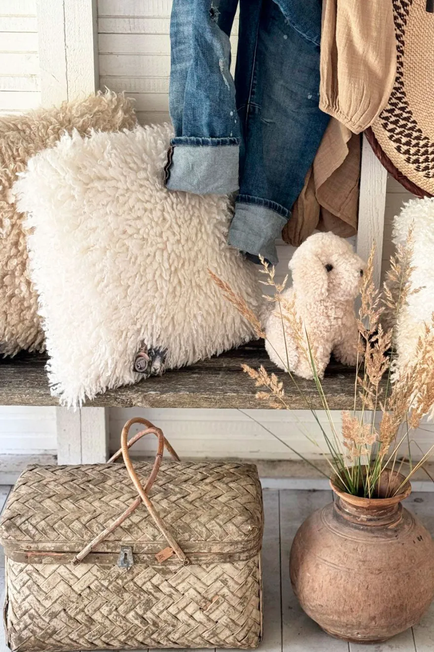 Wooly tyyny, ivory